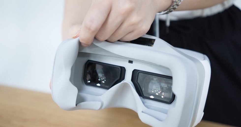 DJI Goggles – How To Watch Movies, Shows & Play Games
